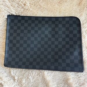 Louis Vuitton Damier Graphite Laptop Case Cover, size 15-Inch - Black